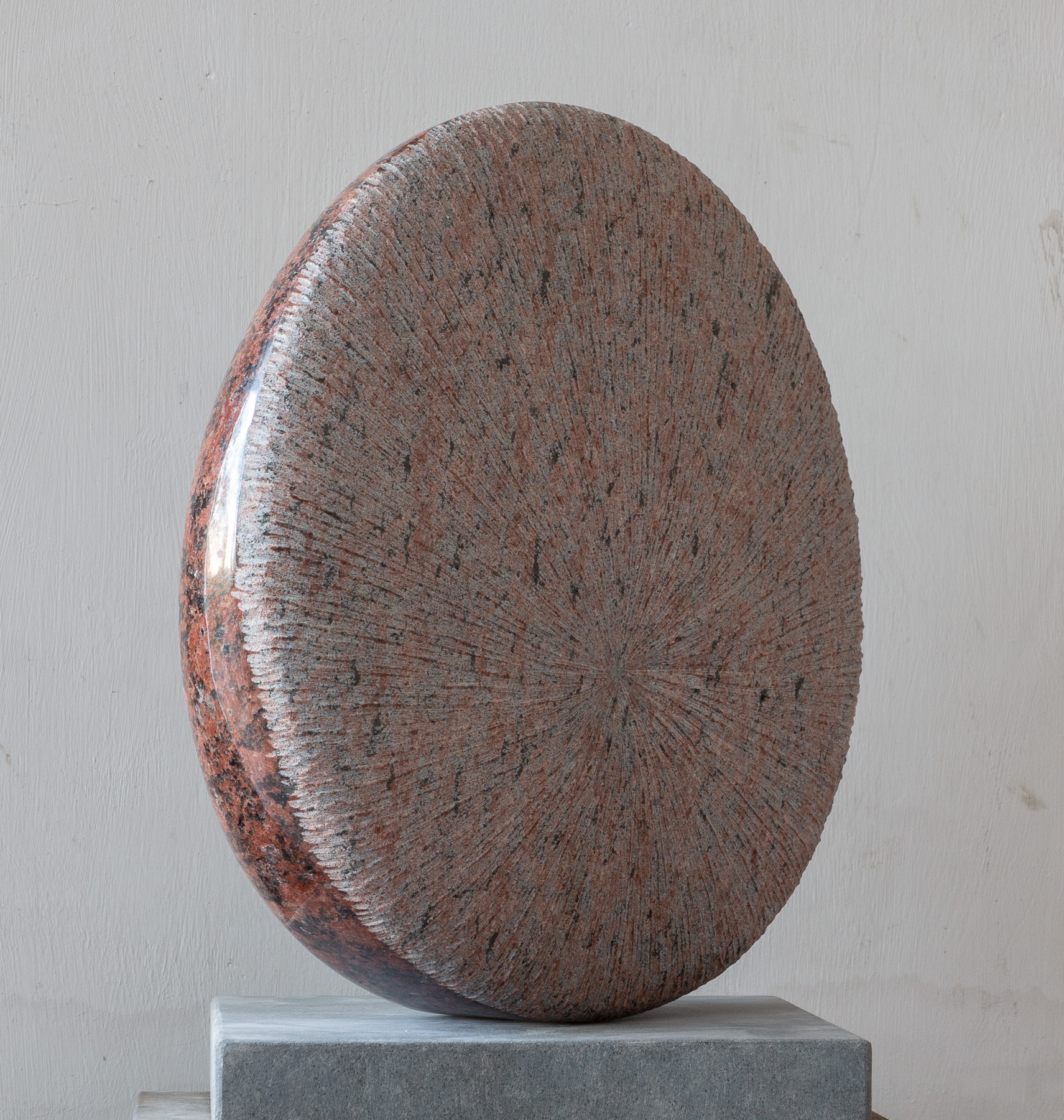 Redstar – Granit Skulptur