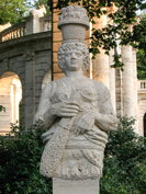Skulptur Riesentochter Maerchenbrunnen Berlin Friedrichshain